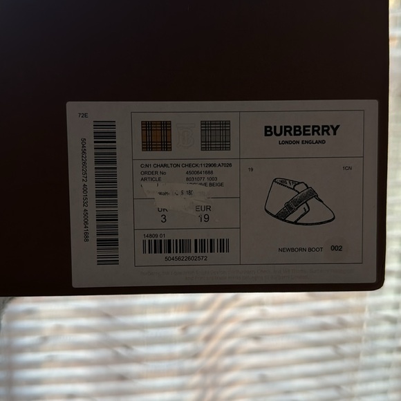 Euro 19 US 4 UK 3. Unisex Burberry shoes - Picture 7 of 7